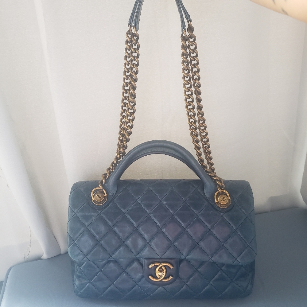 Chanel Castlerock Flap Bag - Picture 2 of 11